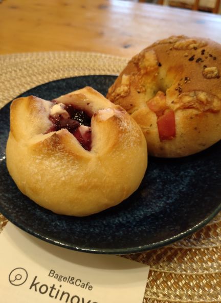 「コチノヤ」のベーグルとパン