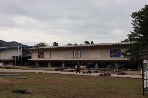 奈良国立博物館の東・西新館