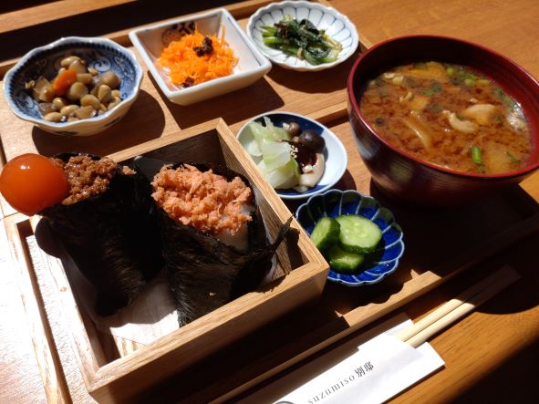 すずみそセット おにぎり（さけ・肉味噌卵黄）