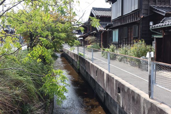 「岡田町並み遊歩道」