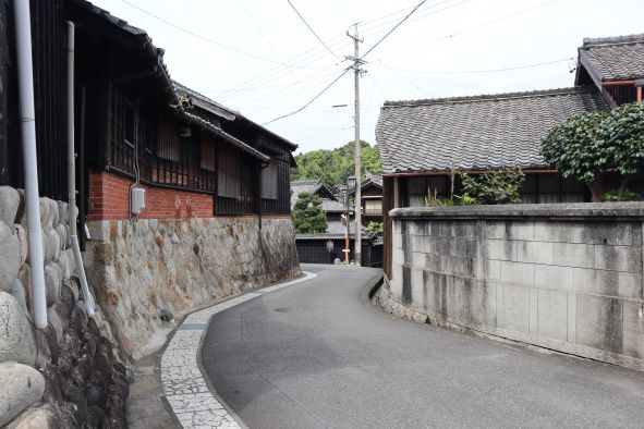 「知多岡田の古い街並み」