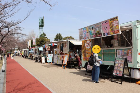 「とうかいグルメフェス」2024.4.2 大池公園桜まつりの時の様子