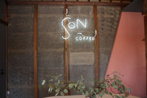 『SoN COFFEE』ロゴの電飾