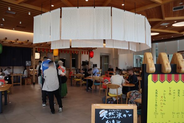 カフェテリアの中の様子