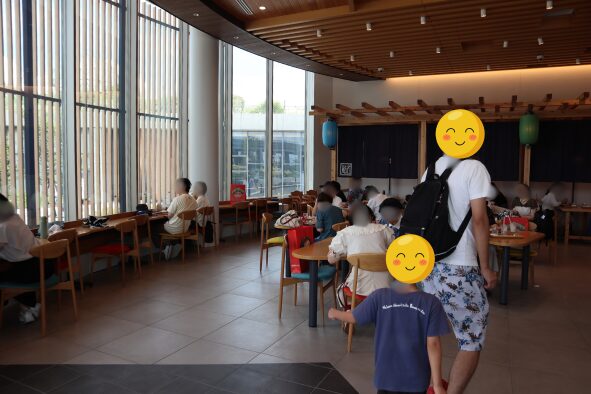 カフェテリアの中の様子